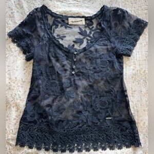 NWOT Abercrombie and Fitch XS Navy Lace Top